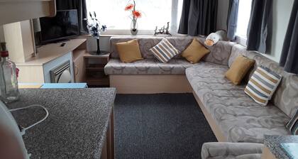 2 bed Caravan Approx 10 Mins From Beach Suzie 2