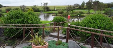 Maison, plusieurs lits | Balcon