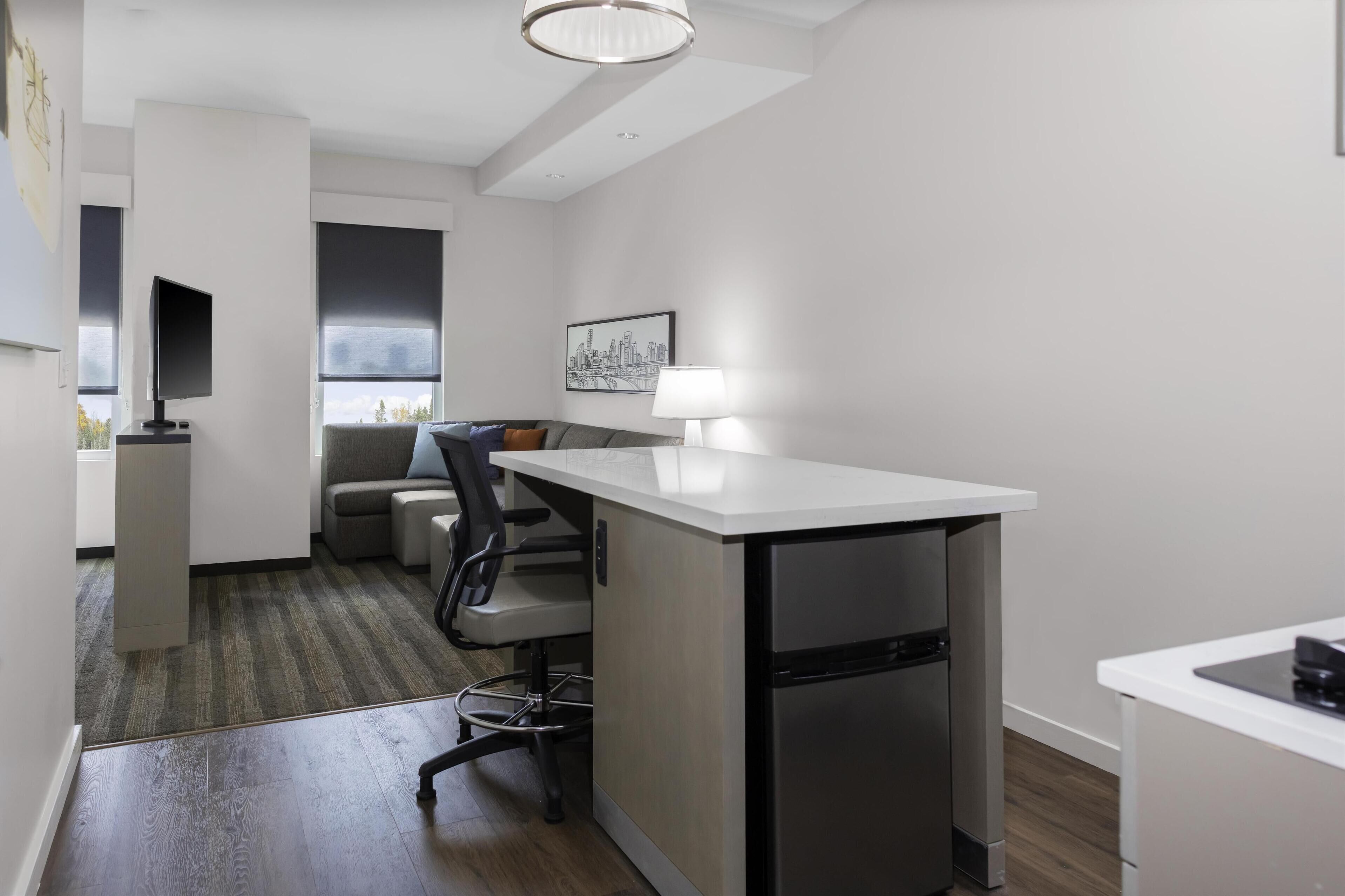 hypo-allergenic bedding, in-room safe, desk, laptop workspace