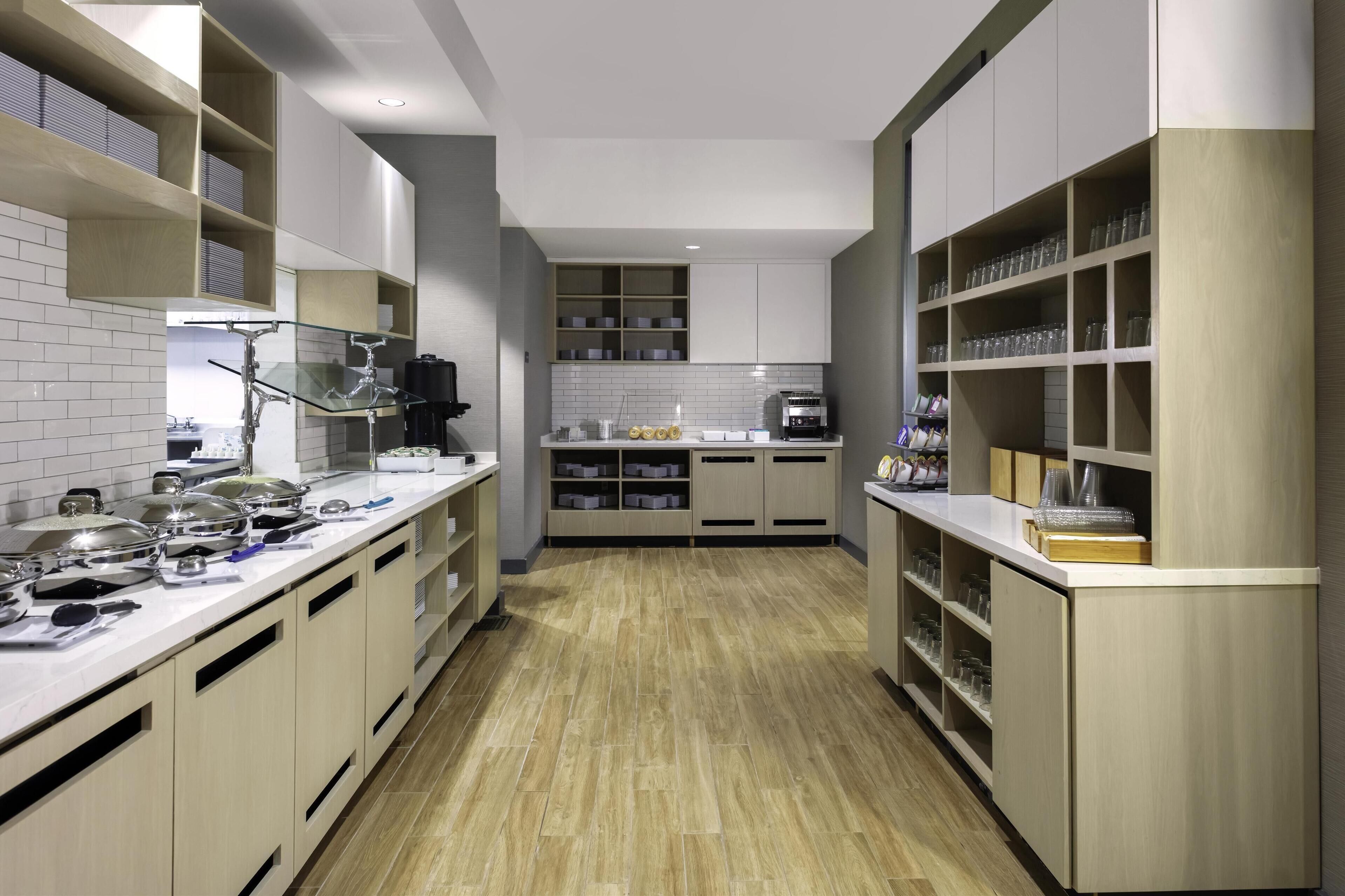 free daily full breakfast