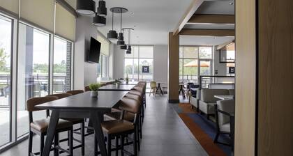 Hyatt House The Woodlands / Shenandoah