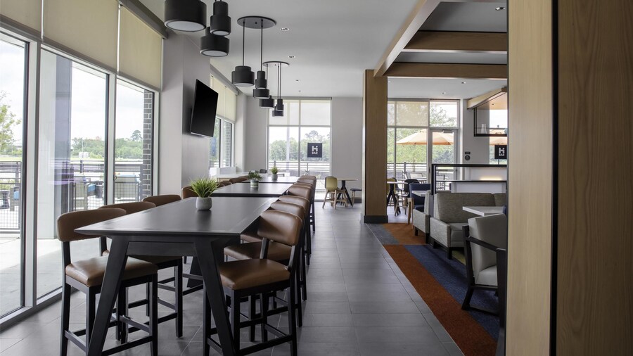 Hyatt House The Woodlands / Shenandoah