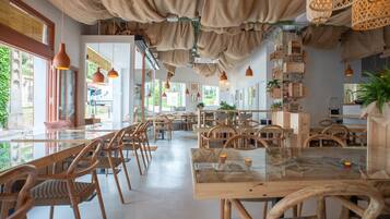 Coffee shop
