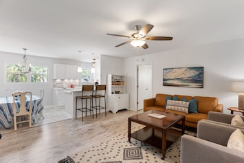Welcome to 1018 E. Cooper on Folly Beach! Luxury, Renovated House, Close to Beach
