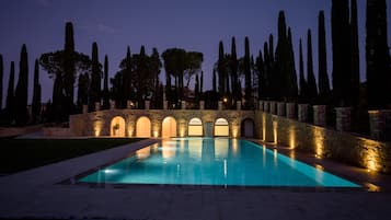 Indoor pool, seasonal outdoor pool, pool umbrellas, sun loungers