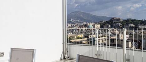 Basic Apartment | Terrace/patio