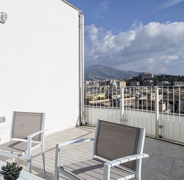 Basic Apartment | Terrace/patio