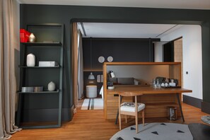 奢華客房 | 起居區 | 智慧型電視