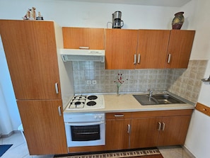 Refrigerador, horno, placa de cocina, freezer