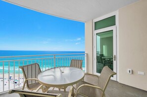 Outdoor dining - FREE Beach Chair Service-BeachFRONT-2 Gulf Front Pools-Hot Tub-Aqua Resort 1007 (Panama City Beach)