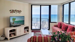 Smart TV, reproductor de DVD, libros y estéreo 