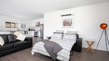 1 bedroom, iron/ironing board, travel cot, free WiFi