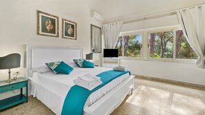 House, 3 Bedrooms | 3 bedrooms, soundproofing, iron/ironing board, cots/infant beds - Villa Susy al mare (La Maddalena)