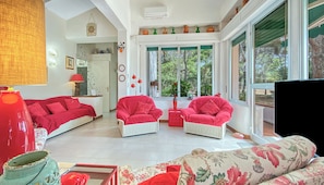 Flat-screen TV - Villa Susy al mare (La Maddalena)