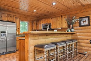 Fridge, microwave, oven, stovetop - 4 BR Mountain Cabin | Private Hot Tub | Ski-in/Ski-out | Sleeps 13 Guests! (Boyne Falls)