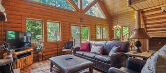 4 BR Mountain Cabin | Private Hot Tub | Ski-in/Ski-out | Sleeps 13 Guests!