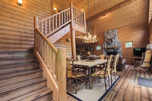 Dining - 4 BR Mountain Cabin | Private Hot Tub | Ski-in/Ski-out | Sleeps 13 Guests! (Boyne Falls)