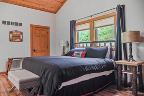 4 室のベッドルーム、アイロン / アイロン台、WiFi (無料)、ベッドシーツ