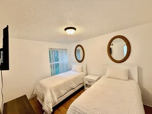 3 habitaciones, tabla de planchar con plancha y internet gratis 