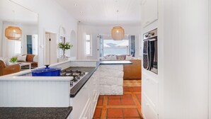 Unclassified image, 5 of 25, button - Hopper House (Cape Town)