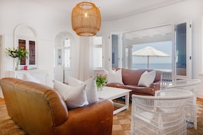 Apartment, 4 Bedrooms | Living area