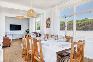 Appartement, 4 chambres | Coin séjour