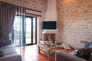 TV, fireplace, foosball, books