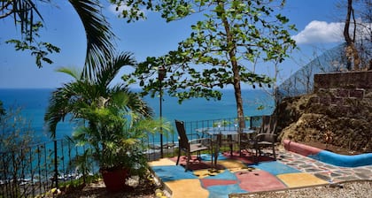 Montezuma Heights the cute Mariposa Cottage, into the great wide open. Sleeps 2