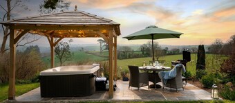 Luxury Farm Cottages in rural setting near Looe, with hot tubs and EV charging
