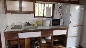 雪櫃、微波爐、爐具、廚房用具/餐具/器皿