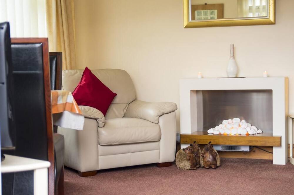 Walnut Cottage - The Chestnuts Holiday Cottages