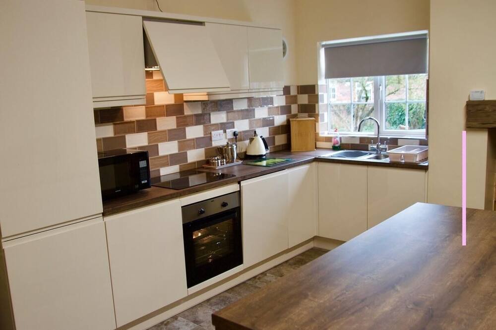 Ivy Cottage - The Chestnuts Holiday Cottages