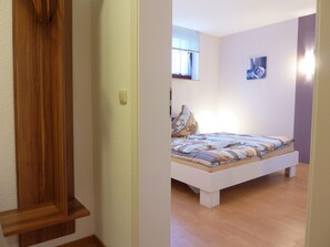 1 bedroom, iron/ironing board, free WiFi, bed sheets - Ferienwohnung im Souterrain (Waren/Müritz)