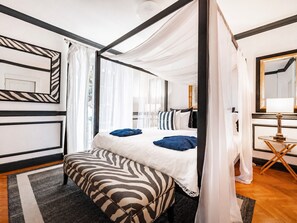 4 bedrooms, iron/ironing board, free WiFi, bed sheets