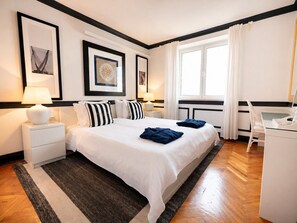 4 bedrooms, iron/ironing board, free WiFi, bed sheets