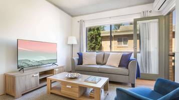 TV, Netflix, streaming services, offices