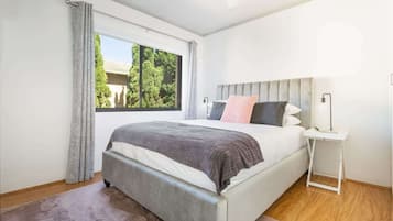 1 bedroom, desk, iron/ironing board, WiFi