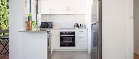 Frigorifero, microonde, forno, lavastoviglie