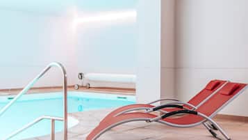 Piscine couverte, piscine extérieure (ouverte en saison)