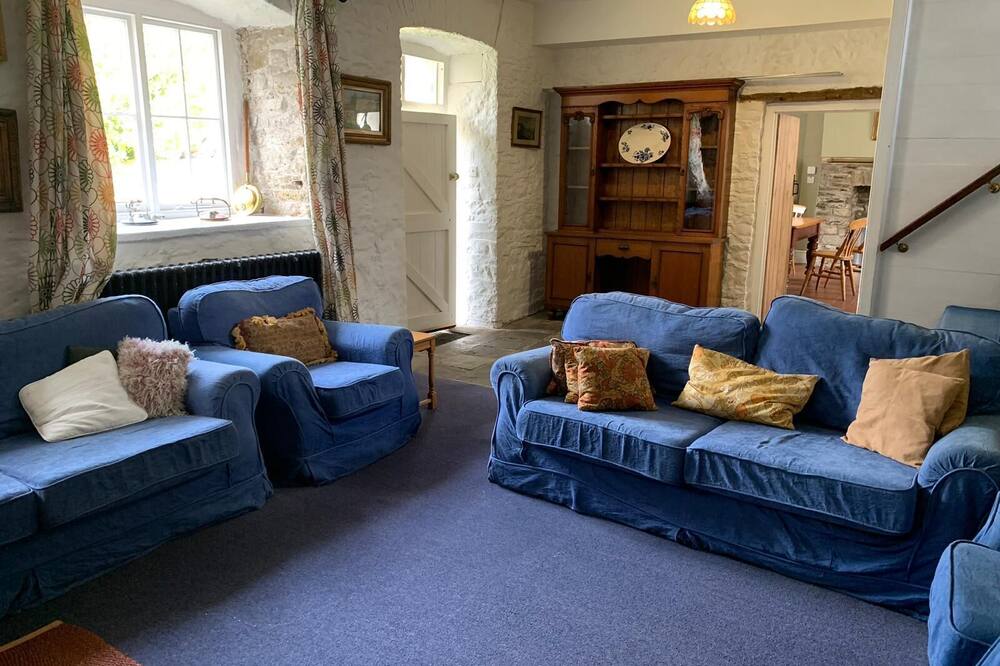 Cottage with Courtyard view Bailiffs Room at Glynhir Mansion