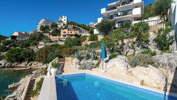 Außenpool (je nach Saison geöffnet)