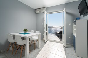 Family Villa, Multiple Bedrooms, Sea Facing (Villa Sine With Amazing Sea Panorama) | Interior