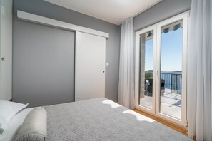 家庭别墅, 多间卧室, 临海 (Villa Sine With Amazing Sea Panorama) | 6 多间卧室、熨斗/熨衣板、免费 WiFi、床单