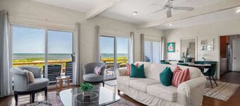 Waterfront on Cape Cod Bay!