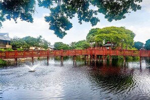 Property grounds - Park Shore Resort Deluxe Condo Top FloorBLDG F#339 (Naples)