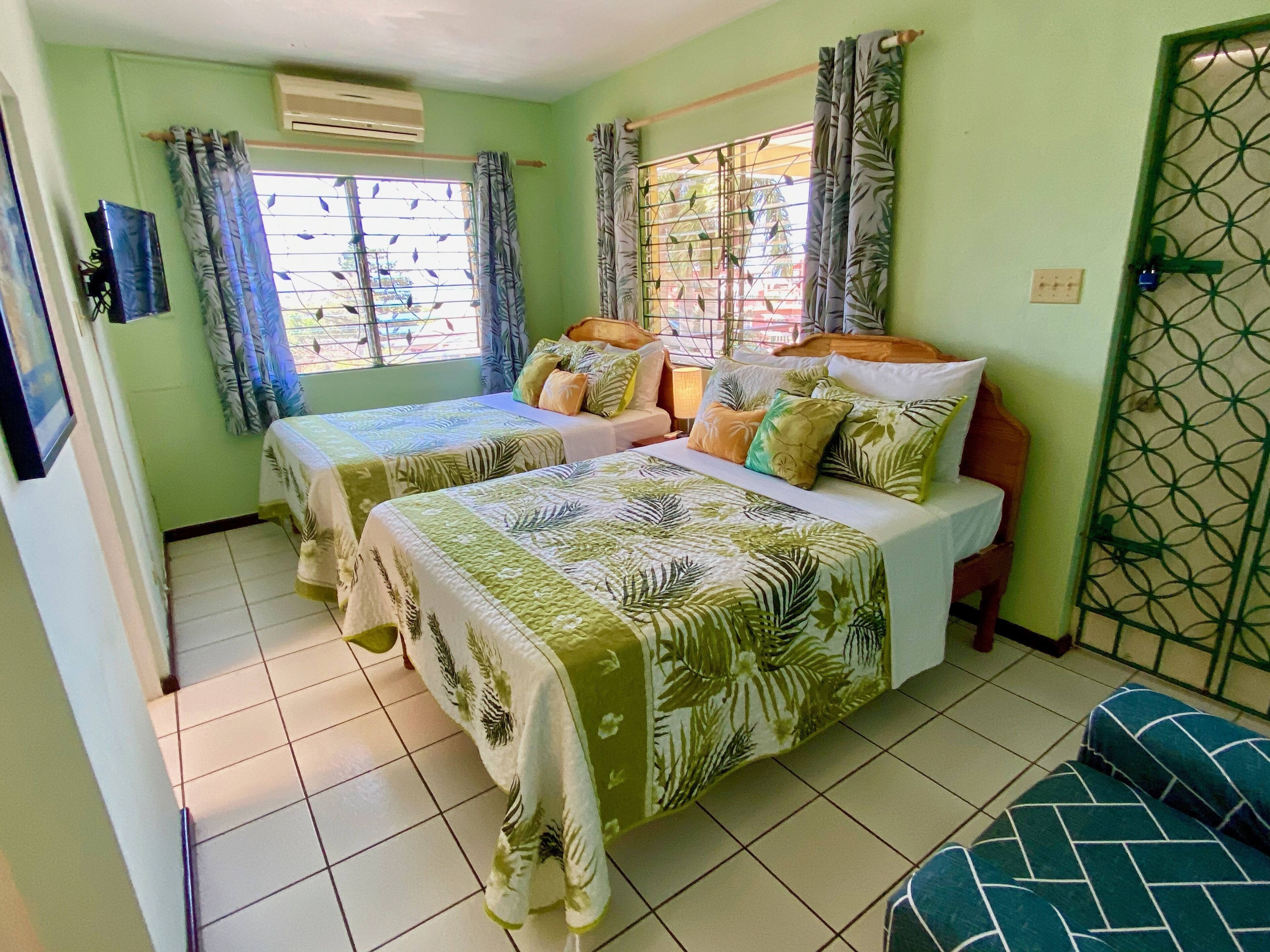 1 quarto, Wi-Fi de cortesia, roupa de cama