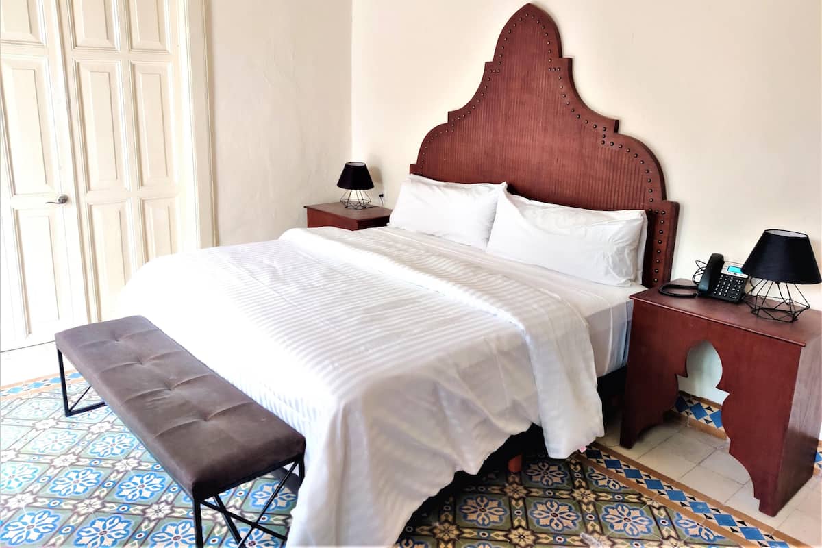 Desk, free WiFi, bed sheets
