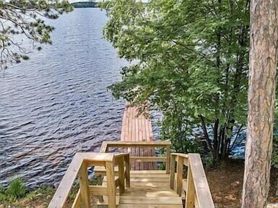 Beautiful Lakefront House With Three Bedrooms,  Two Baths, Pier / Hoist 