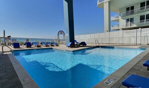 Ulkouima-allas, lämmitetty uima-allas