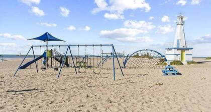 Gorgeous Union Pier Home Close To Beach and Downtown!